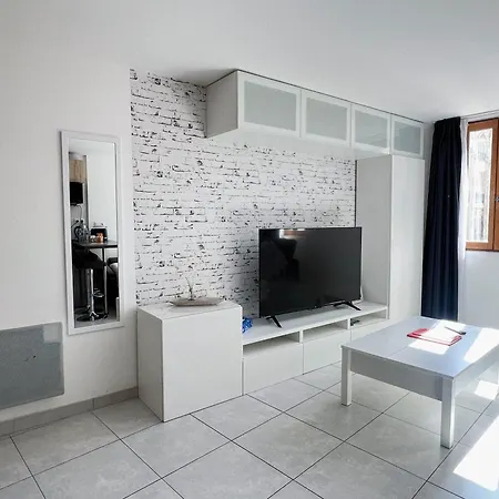 Apartment Domus Via Domitia *
