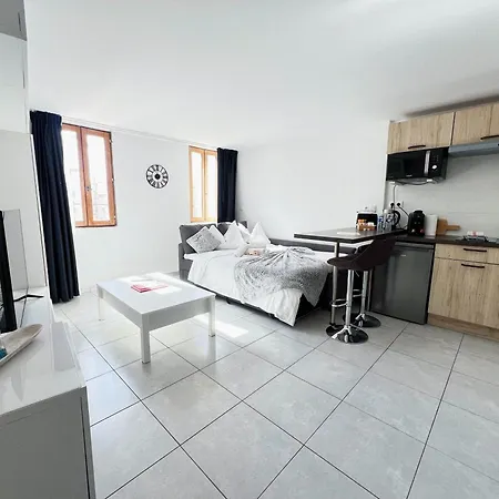 Domus Via Domitia Apartment