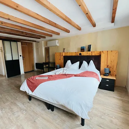 Domus Via Domitia Apartment *