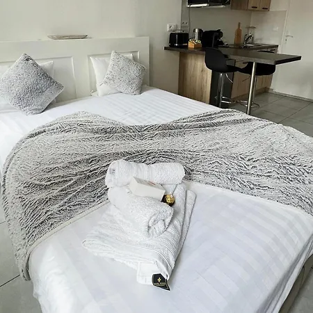 Apartman Domus Via Domitia *