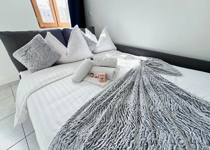 Domus Via Domitia Apartman *