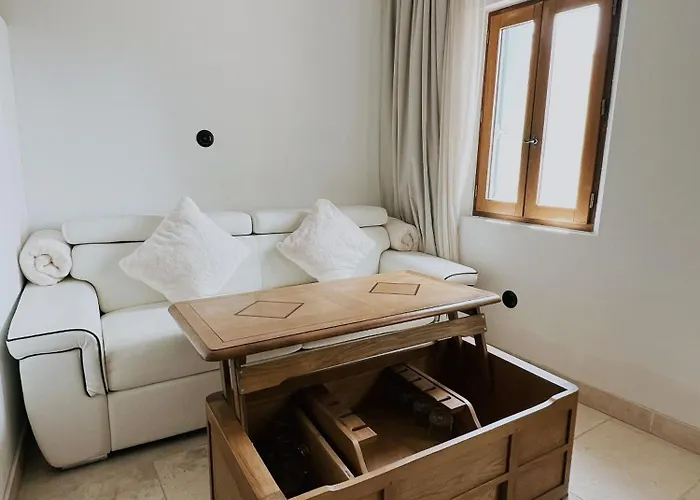 Domus Via Domitia Apartman *