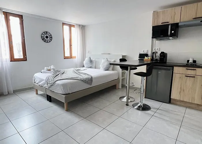 Domus Via Domitia Apartman
